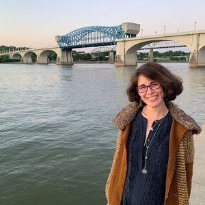 Meet your Posher, April